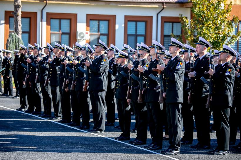 Momente emoționante pentru viitorii marinari ai României: Bun cart înainte! 18805012