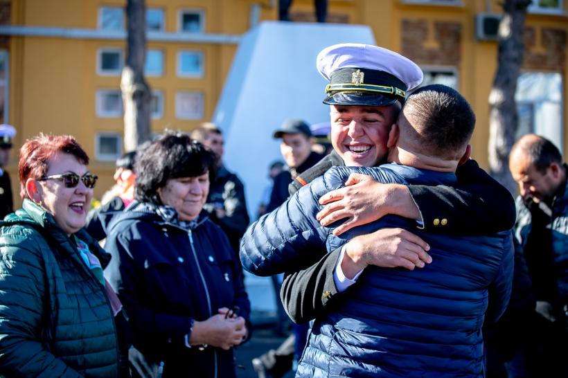 Momente emoționante pentru viitorii marinari ai României: Bun cart înainte! 18805014