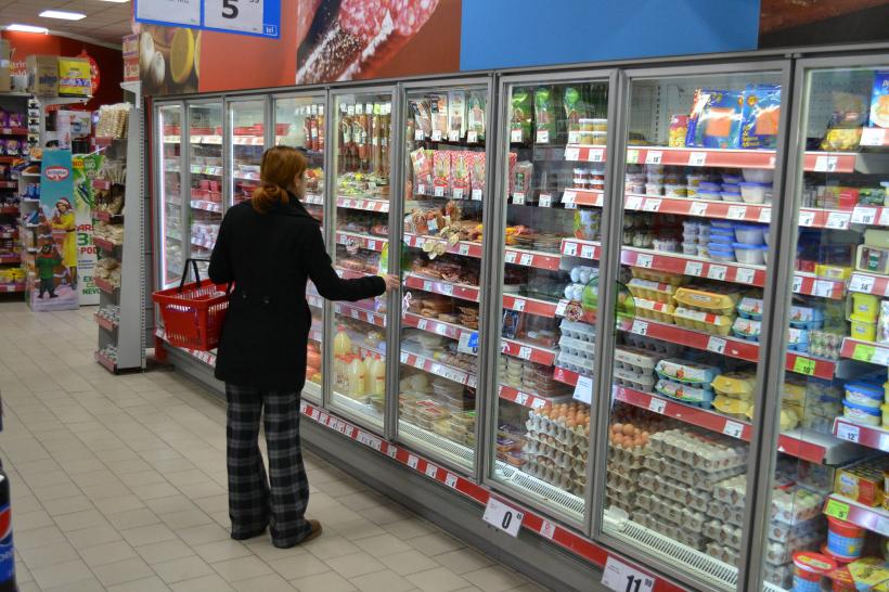 Analiză ZF: Unu din patru români trece zilnic pragul unui supermarket sau hypermarket