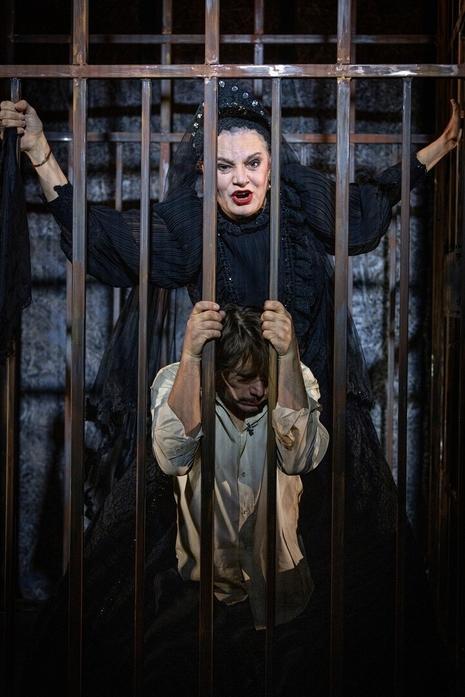 „Cei drepți”, un spectacol de excelenţă artistică despre paradoxurile dreptăţii la TNB 18805062