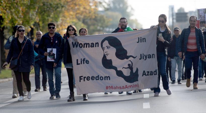 Marș de proporții la Berlin în sprijinul protestatarilor din Iran