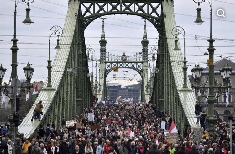 Protest masiv în Budapesta împotriva guvernului şi a inflaţiei galopante