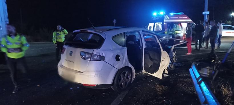 Autoturism făcut praf după impactul cu un TIR, la Agigea  18805424