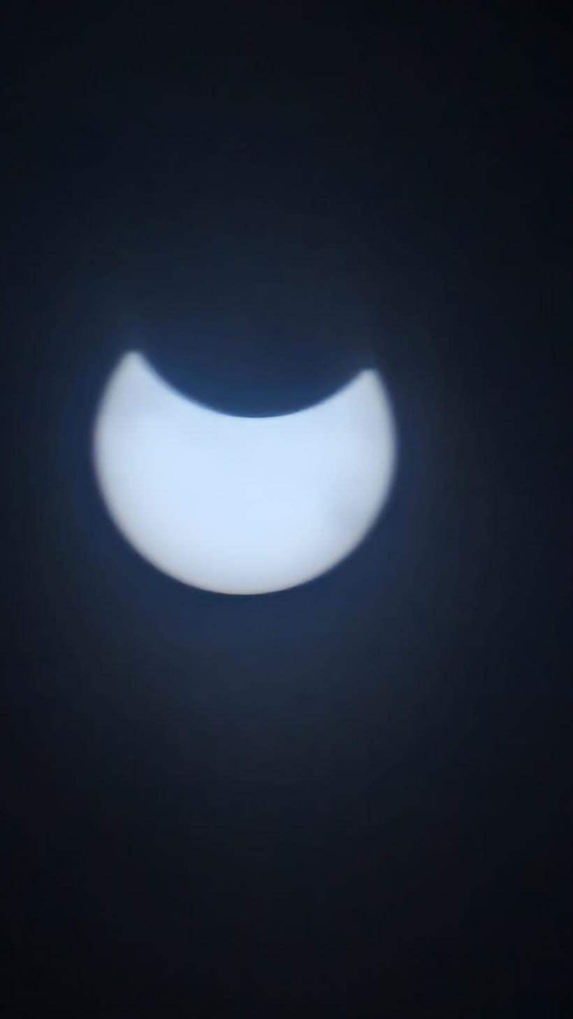 Cum s-a văzut eclipsa parțială de soare din România și în lume? 18805590