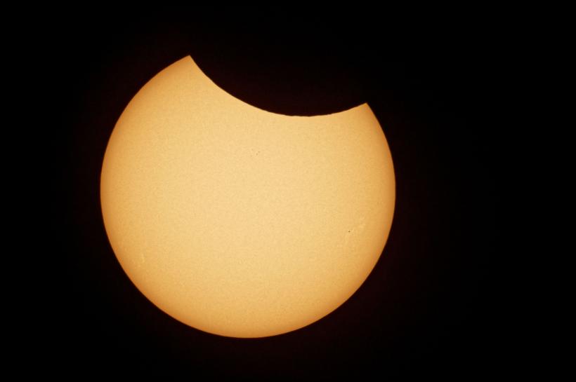 Eclipsă parțială de soare, ce poate fi observată din România
