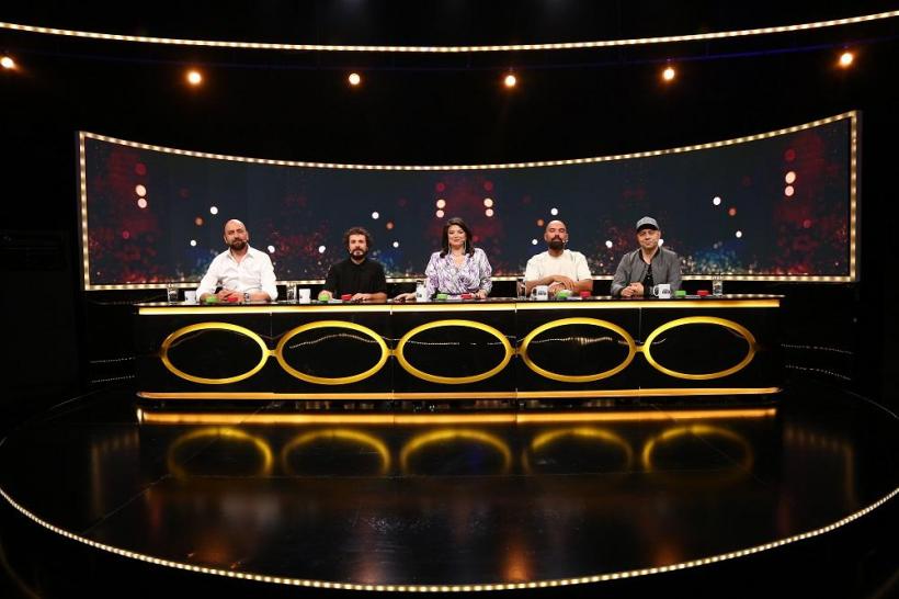 Amna și Piticu au acceptat să intre în competiția Stand-Up Revolution  Cântăreața le-a lansat juraților o provocare muzicală, iar artistul le-a făcut un dans surpriză 18805745