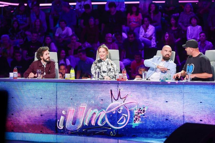 Teo, emoții puternice în timp ce a fost roast-uit de tatăl său, Ion Teohari, la iUmor  „Îți apare un părinte pe scenă, te emoționezi“ 18806030