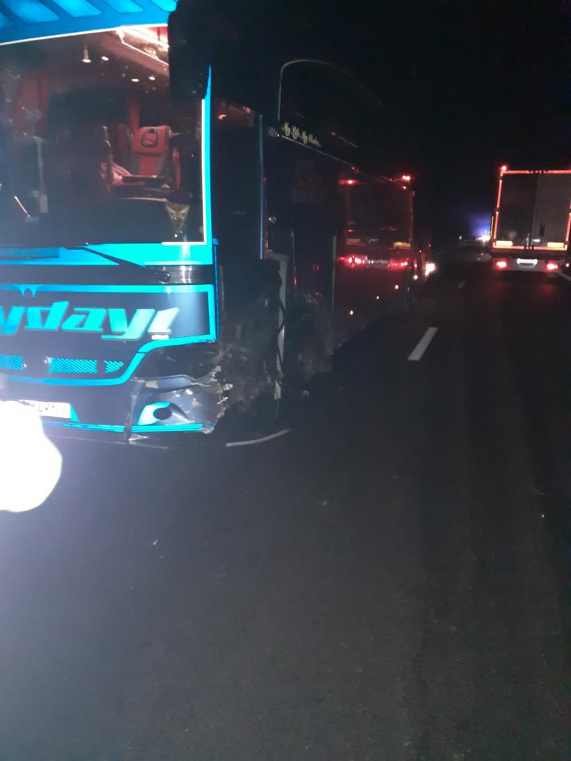 Un autocar cu pasageri, implicat într-un grav accident de circulație în Vâlcea 18805990