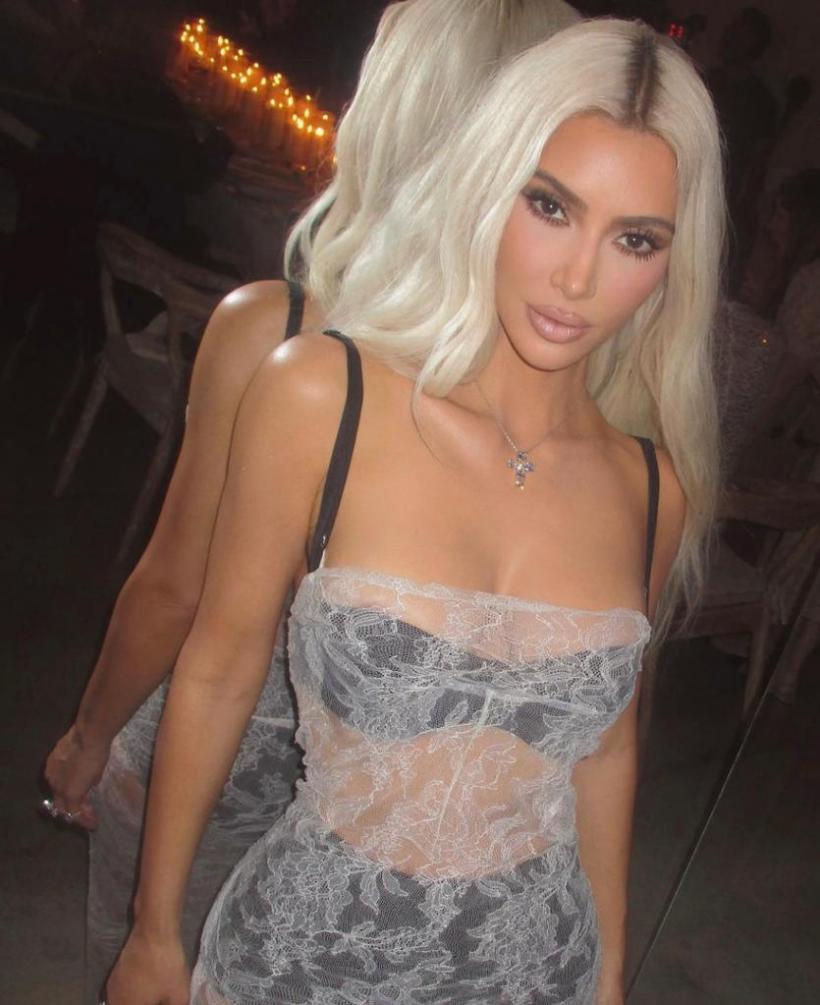 Cei 4 copii ai vedetei Kim Kardashian aduc un omagiu culturii pop de Halloween 18806139