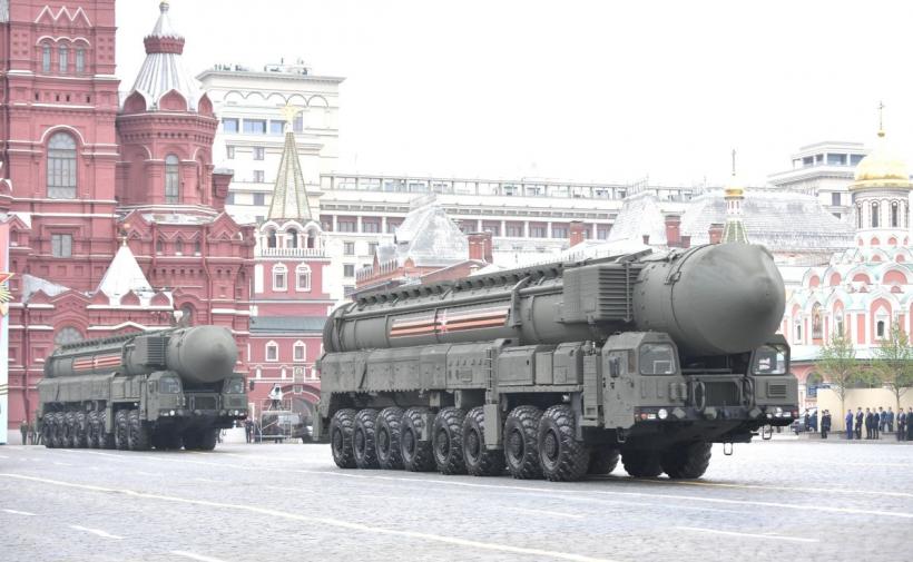 Moscova acuză SUA că înarmează Europa cu bombe atomice tactice