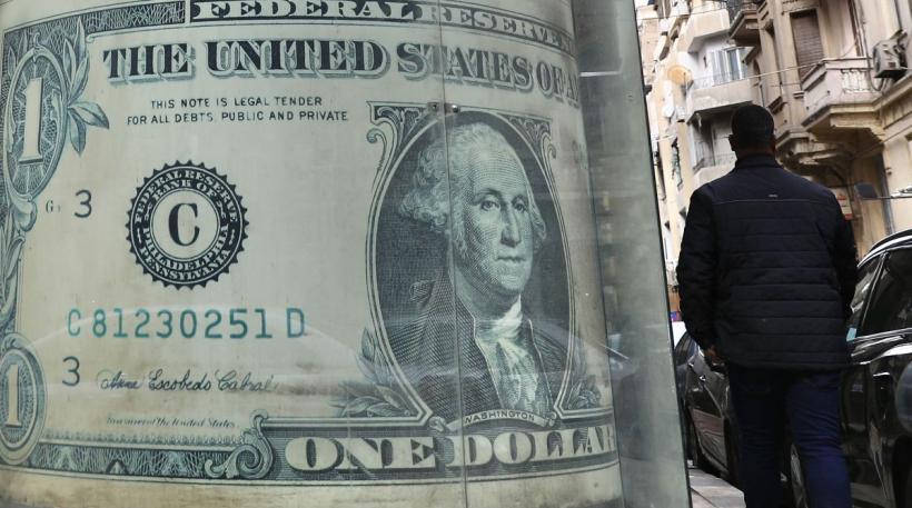 Creșterea dolarului va șterge peste 10 miliarde de dolari din profiturile companiilor americane 