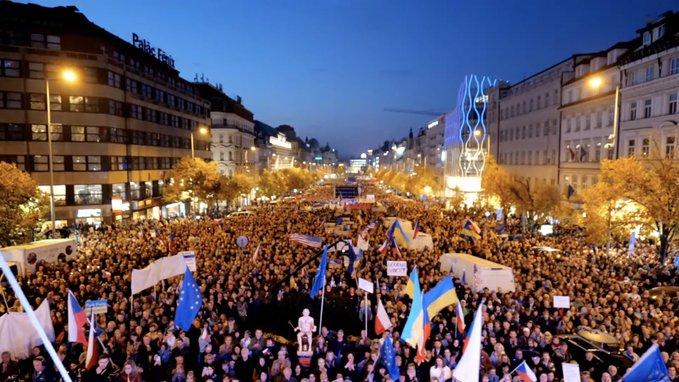 Protest cu zeci de mii de persoane în Cehia împotriva populismului și a extremismului