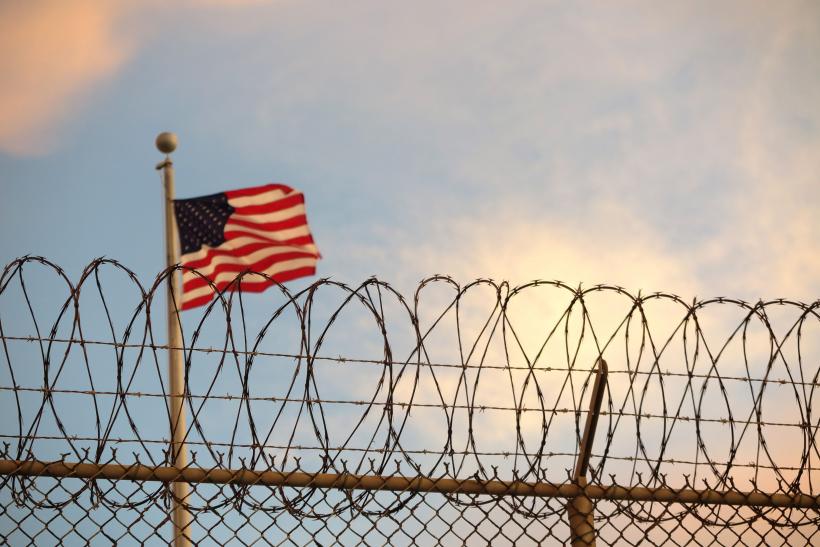 Un pakistanez se întoarce acasă după 18 ani de detenție americană la Guantanamo