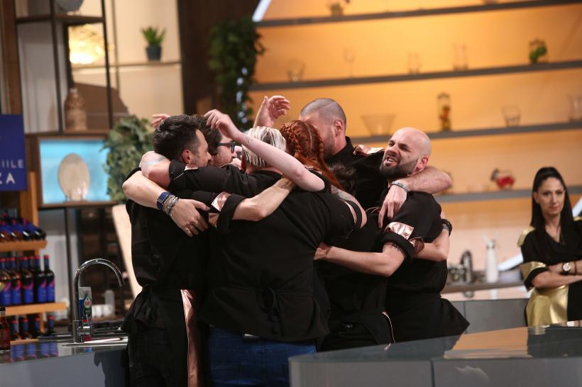 Chefi la cuțite, lider de audiență cu ediția în care Chefii și-au competat echipele cu noi concurenți. Diseară, echipele sunt jurizate de marii maeștri bucătari ai României de dinainte de Revoluție 18806604