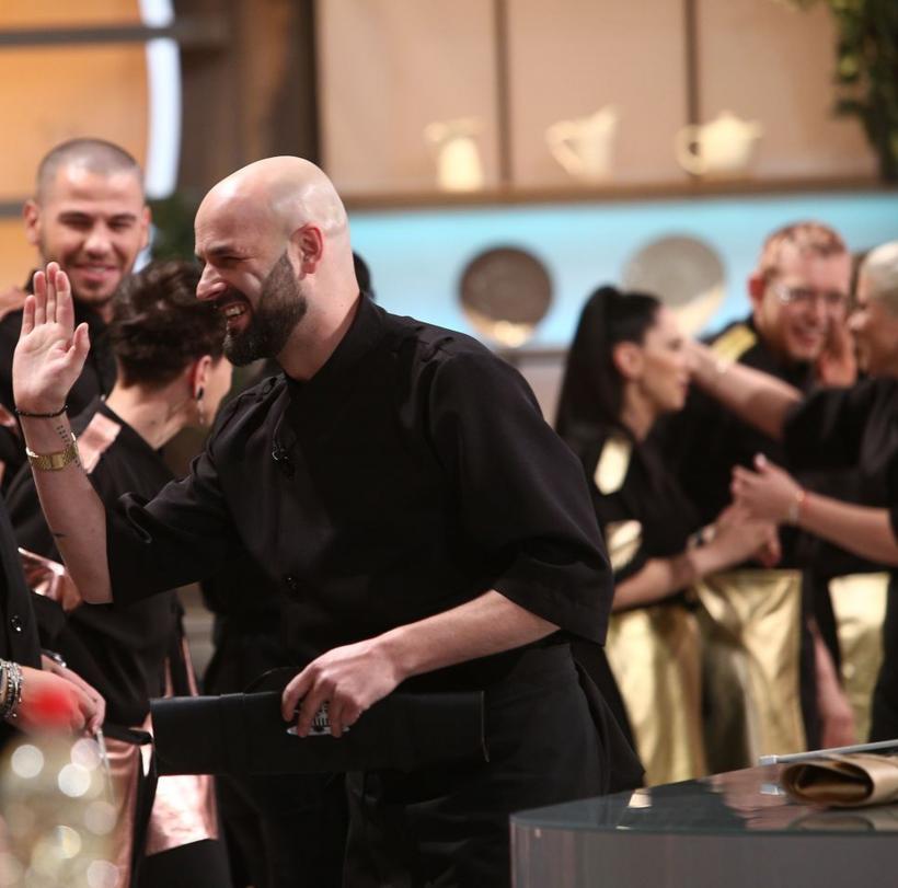 Chefi la cuțite, lider de audiență cu ediția în care Chefii și-au competat echipele cu noi concurenți. Diseară, echipele sunt jurizate de marii maeștri bucătari ai României de dinainte de Revoluție 18806610