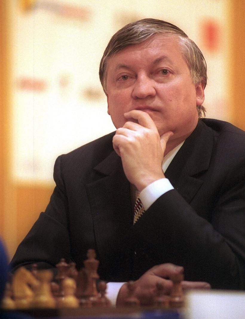 Informații contradictorii legate de sănătatea fostului campion mondial de șah Anatoli Karpov