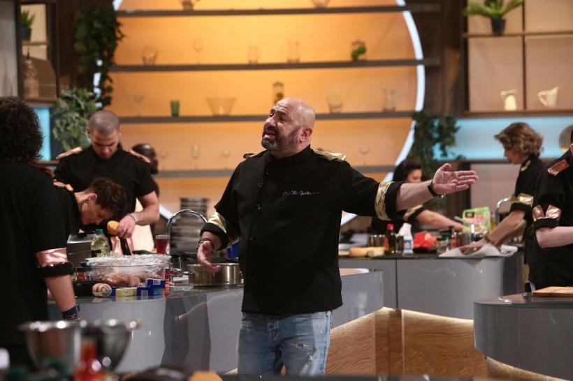 Chefi la cuțite, lider de audiență și cu ediția de marți, la finalul căreia Carmen Cojocar a părăsit competiția. În seara aceasta, un conflict puternic îi face pe doi dintre Chefi să părăsească platoul de filmare 18806785