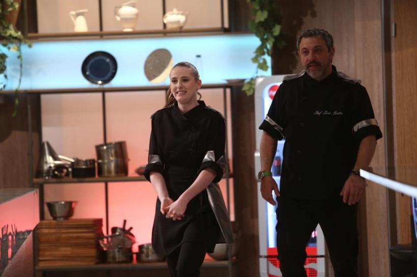 Chefi la cuțite, lider de audiență și cu ediția de marți, la finalul căreia Carmen Cojocar a părăsit competiția. În seara aceasta, un conflict puternic îi face pe doi dintre Chefi să părăsească platoul de filmare 18806786