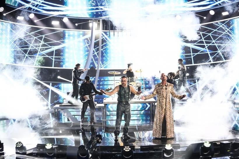 Emi şi Cuza, transformare uluitoare la Te cunosc de undeva! Pentru prima oară în 18 sezoane, trupa Rammstein pe scena transforming show-ului 18807300