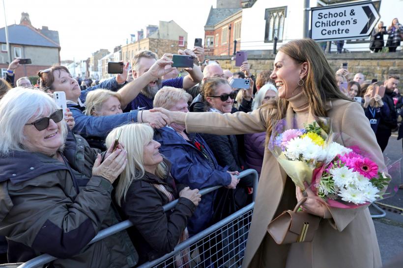 Vizită regală în imagini: Kate și William, Prințul și Prințesa de Wales, la Scarborough 18807181