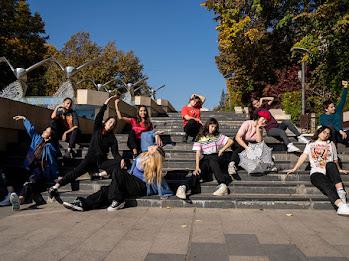 „Capsulele de Teatru și Deșteptări” marca Ideo Ideis și-au încheiat traseul prin țară. Noi murale inaugurate în două orașe în cadrul proiectului 18807309