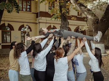 „Capsulele de Teatru și Deșteptări” marca Ideo Ideis și-au încheiat traseul prin țară. Noi murale inaugurate în două orașe în cadrul proiectului 18807313