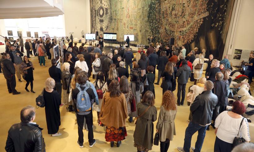 Fotografii inedite cu Ion Caramitru, prezentate în premieră absolută cu prilejul deschiderii FNT 2022. Familia actorului a fost prezentă 18807592