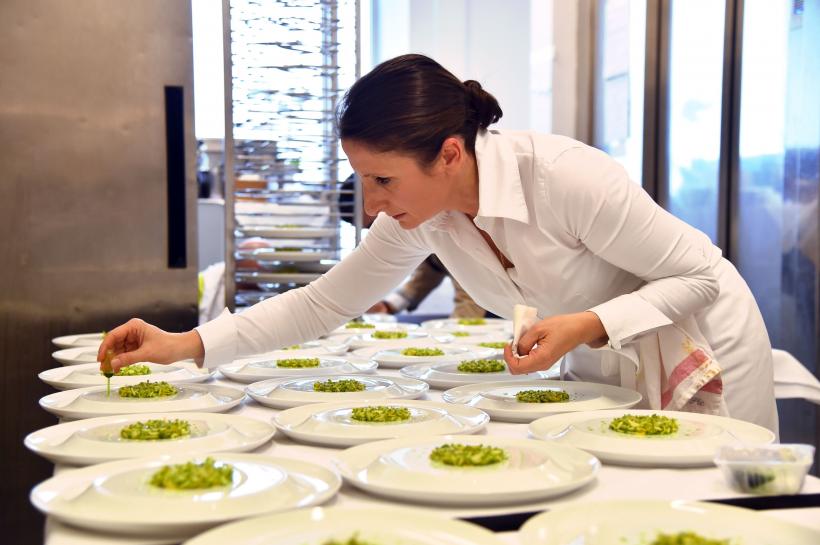 Un bucătar de top închide restaurantul cotat Michelin: și-a pierdut gustul și mirosul de la COVID