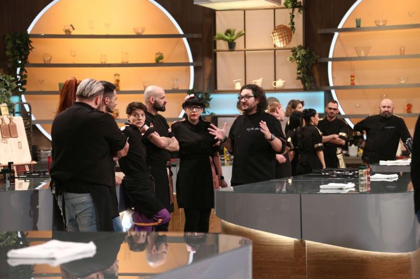 În seara aceasta, la Chefi la cuțite, se scot ”armele” grele din dotare: Chef Cătălin Scărlătescu aruncă o amuletă năucitoare în lupta culinară 18807724