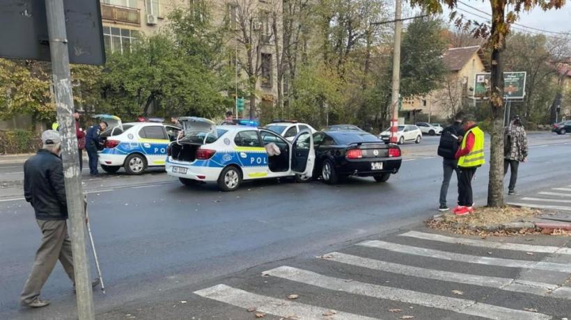 Accident grav cu o autospecială de poliție, în București
