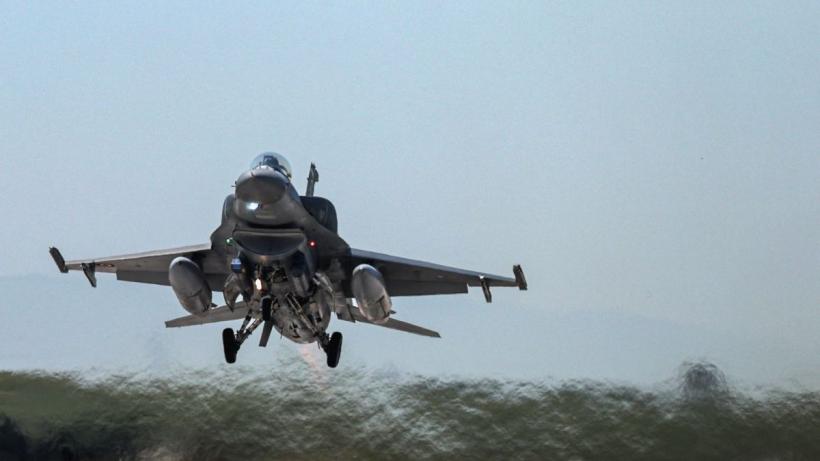 Aeronave F-16 Fighting Falcon, zboruri de antrenament la înălţimi mici în sud-estul țării