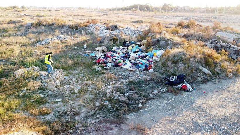 Garda de Mediu a închis depozitul pentru deșeuri inerte din portul Constanța 18808081