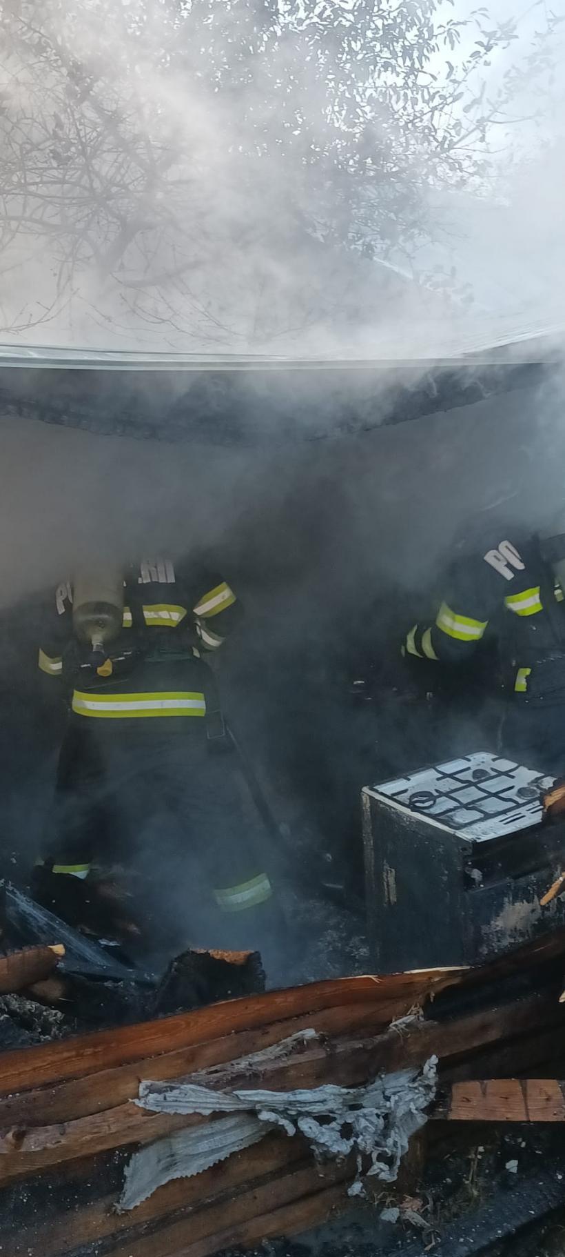 Incendiu într-o gospodărie în orașul Măcin 18808027