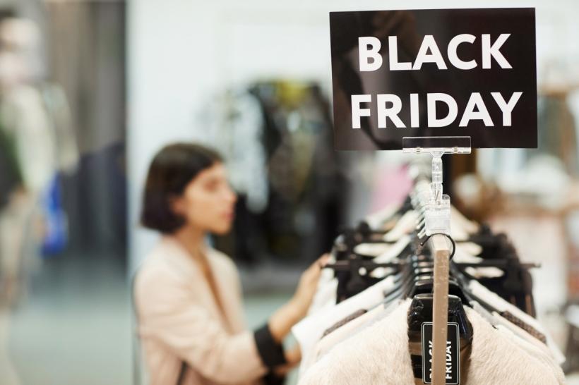 Nebunie de Black Friday! Șase din 10 consumatori intenționează să cumpere electronice și electrocasnice