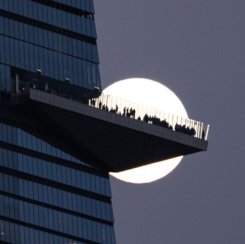 Ultima eclipsă de Lună/Blood Moon până în 2025, inspirație pentru fotografii din întreaga lume 18808101