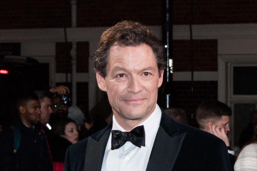 Mult așteptata premieră mondială a sezonului 5 din „The Crown” a avut loc la Londra. Imelda Staunton, Elizabeth Debicki și Jonny Lee Miller, vedetele care întruchipează familia regală 18808169