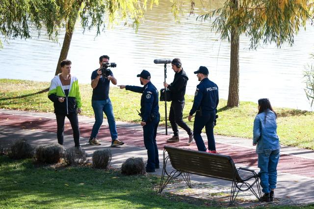 Opt polițiști români sunt protagoniștii noului serial Oamenii Legii. Din 14 noiembrie, de la ora 18.00, de luni până vineri, Oamenii Legii aduc adrenalină, acțiune și suspans la AXN 18808430