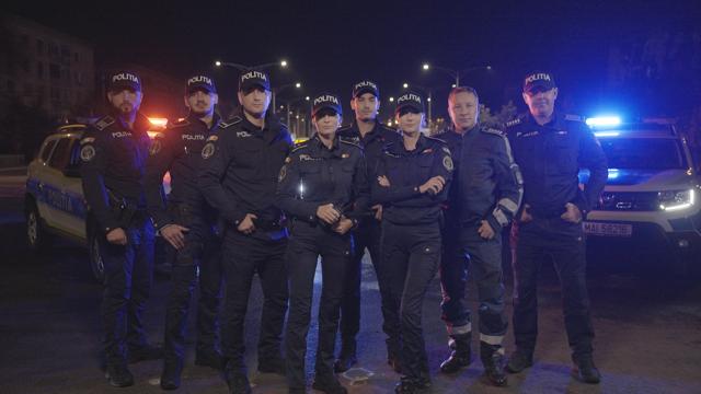 Opt polițiști români sunt protagoniștii noului serial Oamenii Legii. Din 14 noiembrie, de la ora 18.00, de luni până vineri, Oamenii Legii aduc adrenalină, acțiune și suspans la AXN