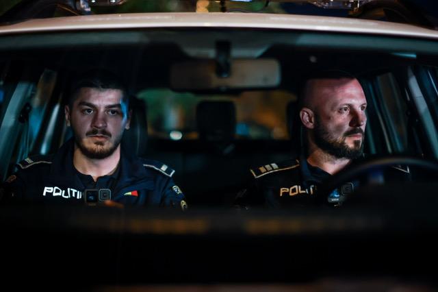 Opt polițiști români sunt protagoniștii noului serial Oamenii Legii. Din 14 noiembrie, de la ora 18.00, de luni până vineri, Oamenii Legii aduc adrenalină, acțiune și suspans la AXN 18808432