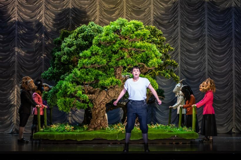 Royal Opera House interzice accesul unui spectator PE VIAȚĂ pentru că a huiduit un copil actor 18808362