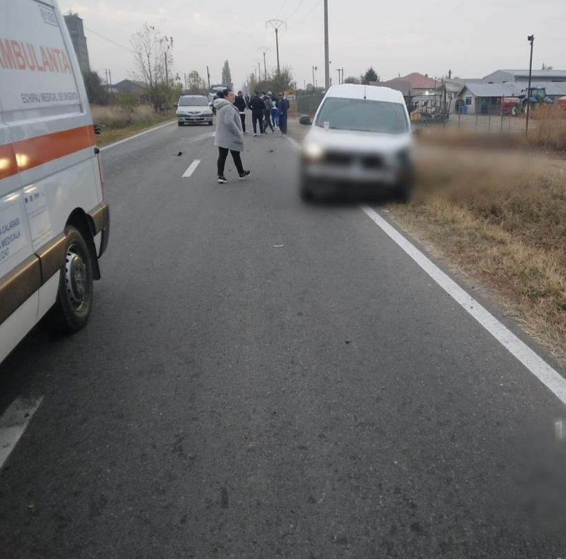 Accident grav în Călărași. O mașină s-a răsturnat. Patru persoane au fost rănite 18808666