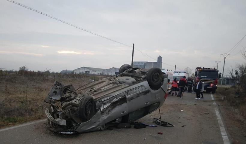 Accident grav în Călărași. O mașină s-a răsturnat. Patru persoane au fost rănite 18808668