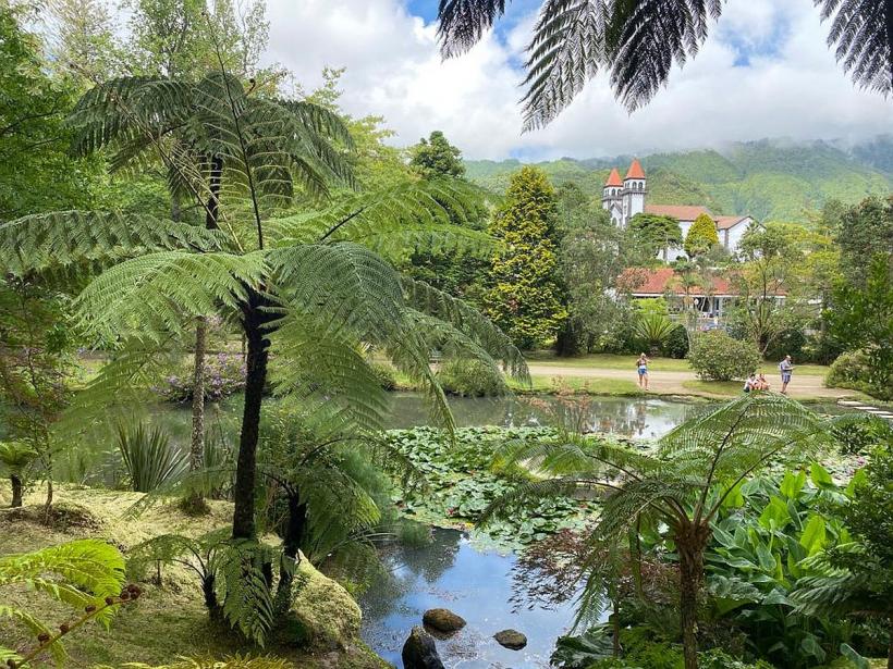 Înghesuială la cumpărat vacanțe de vară 18808458