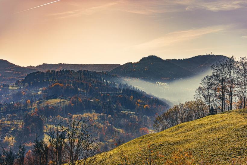 Povestea incredibilă a Emiliei, poștărița pe ATV din inima Apusenilor. „Tu, fată, să nu mai vii cu capra aia de motor, că face gălăgie, mie nu-mi place!” 18808869