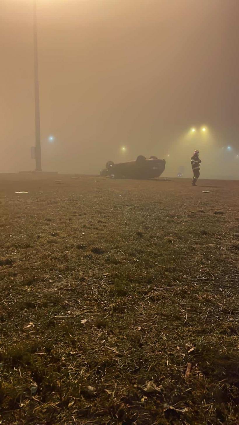 Accident GRAV pe A4, la ieșire spre Agigea. O mașină s-a răsturnat și o persoană a rămas încarcerată 18808960