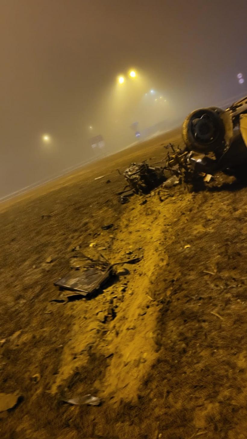 Accident GRAV pe A4, la ieșire spre Agigea. O mașină s-a răsturnat și o persoană a rămas încarcerată 18808963