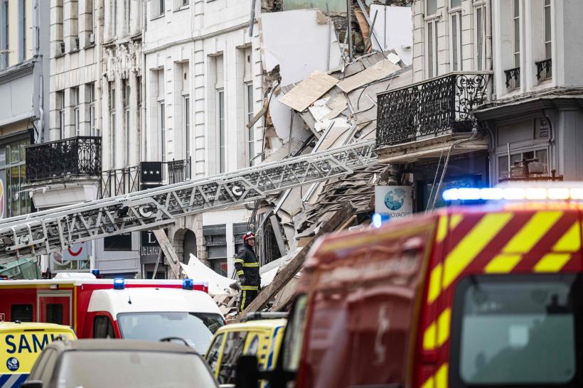 Două clădiri s-au prăbușit în Franța. Un cadavru a fost descoperit printre dărâmături