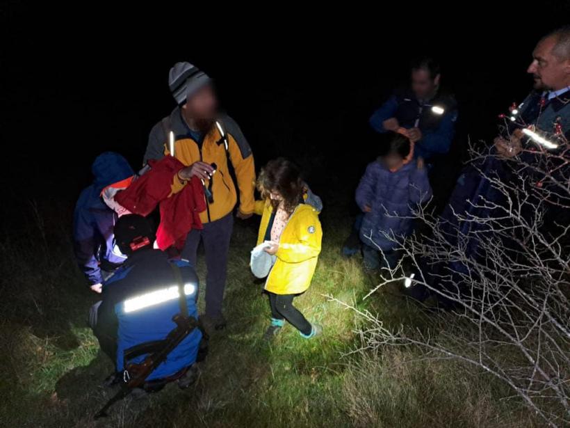 O familie cu trei copii s-a rătăcit pe munte în Alba într-o zonă cunoscută ca fiind frecventată de urși