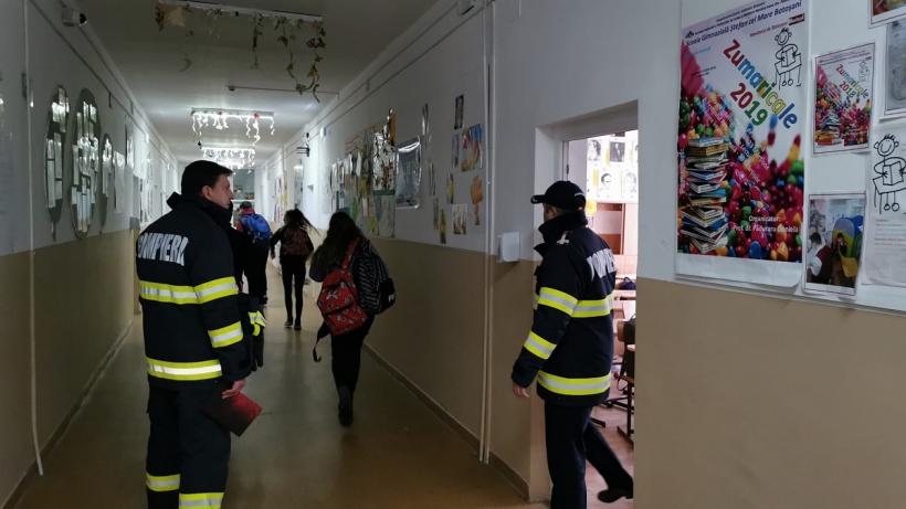 Incendiu la o școală din Botoșani. 600 de elevi au fost evacuați!
