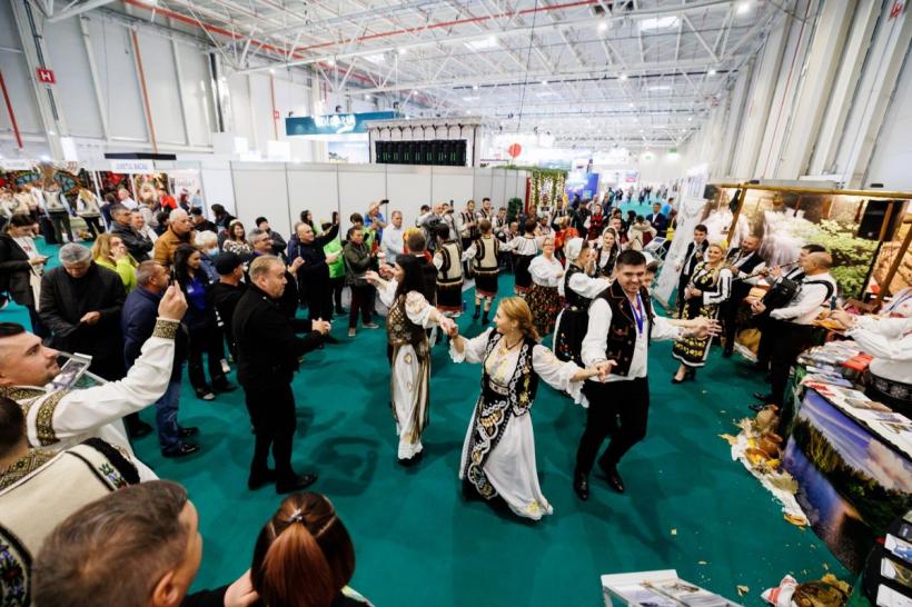 La Târgul Național de Turism al României standul județului Caraș-Severin a impresionat vizitatorii 18809274